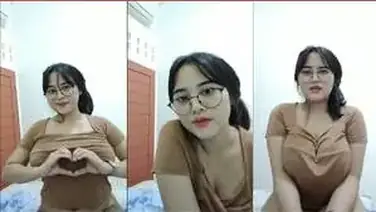 Acha Cewek Tobrut Diremes Dari Luar Baju Sensasi Yang Tidak Lumer